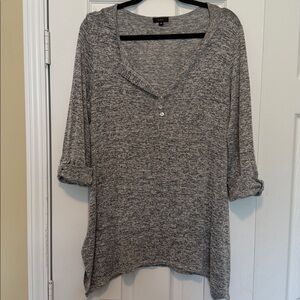 Gray V-Neck Long Sleeve Top